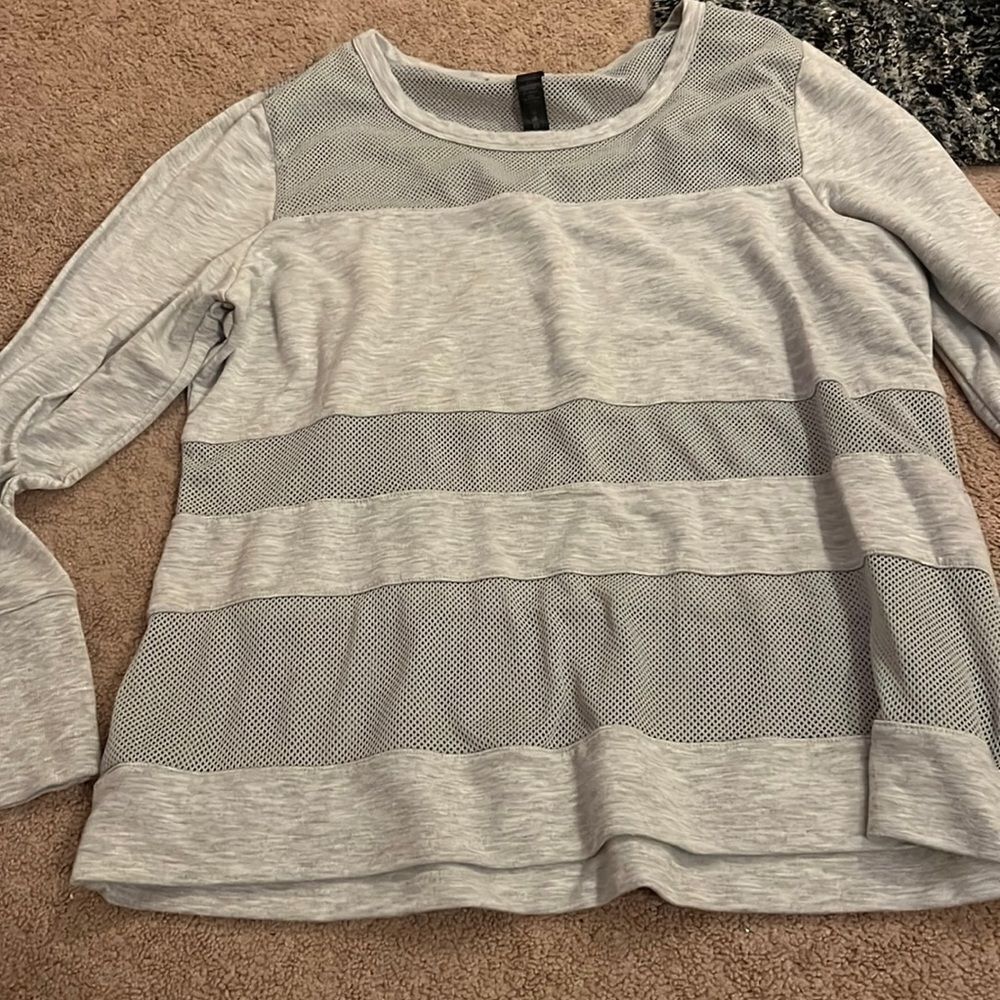 Yogalicious 2x grey top